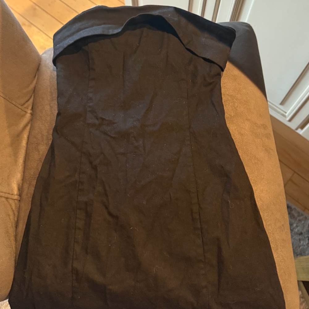 black mini dress/slit